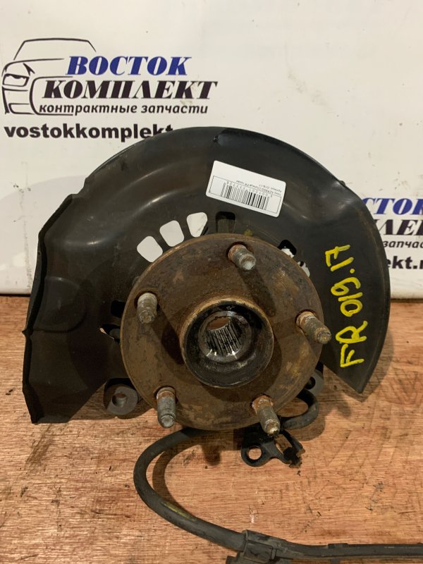 Ступица Toyota Voxy 2005 AZR65G 1AZ-FSE перед прав