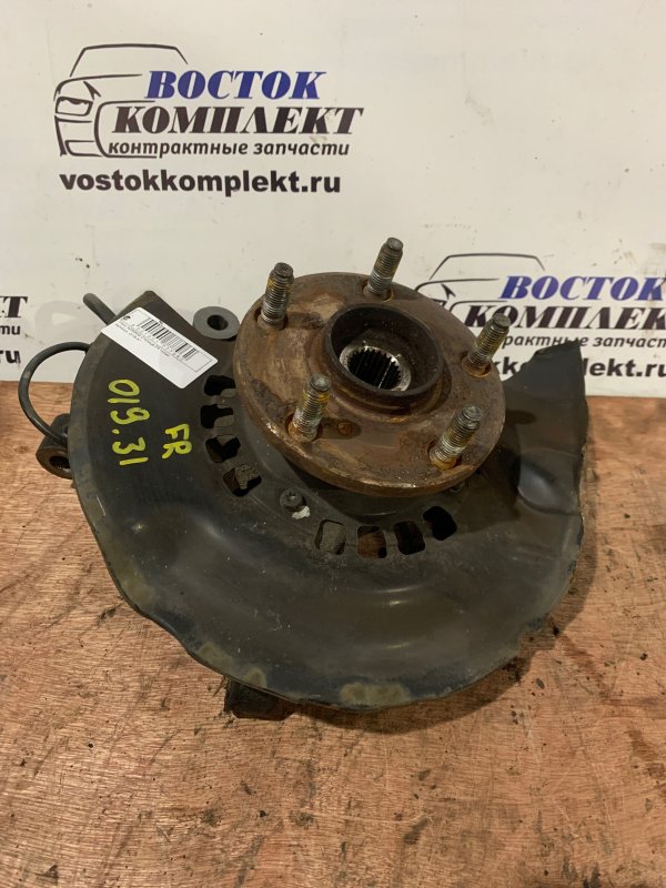 Ступица Toyota Voxy 2006 AZR65G 1AZ-FSE перед прав