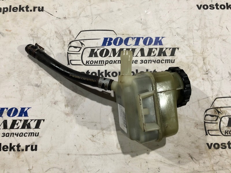 Бачок гидроусилителя Toyota Isis ANM15W 1AZ-FSE
