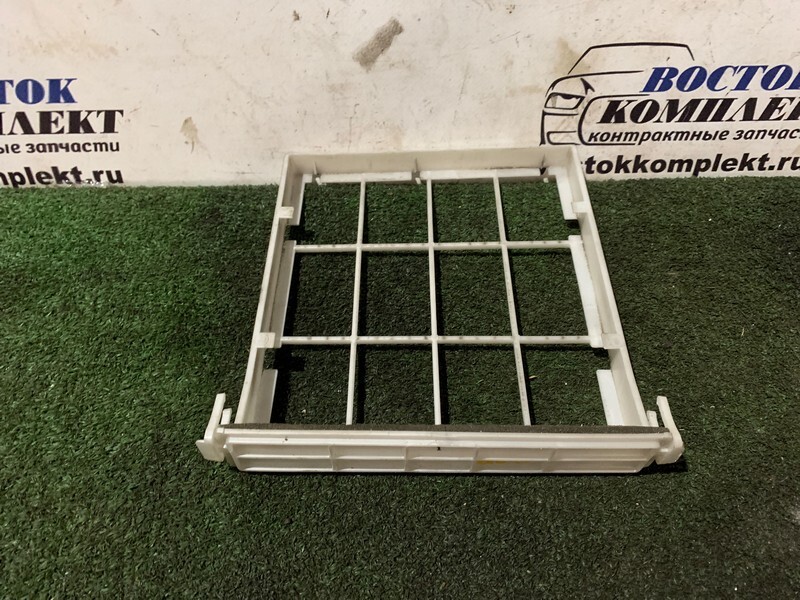 Корпус салонного фильтра Toyota Wish ZNE10G 1ZZ-FE