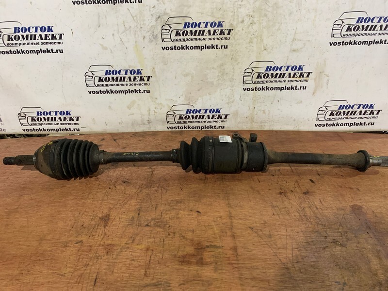 Привод Mitsubishi Debonair 1999 S26A 6G74 перед лев