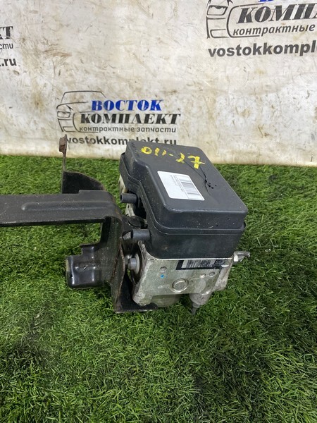 Блок управления ABS Toyota Wish ZNE10G 1ZZ-FE