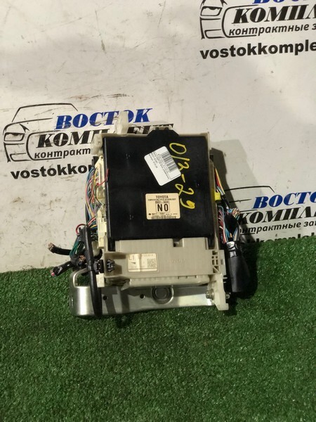 Блок предохранителей салонный Toyota Ractis 2012 NSP120 1NR-FE