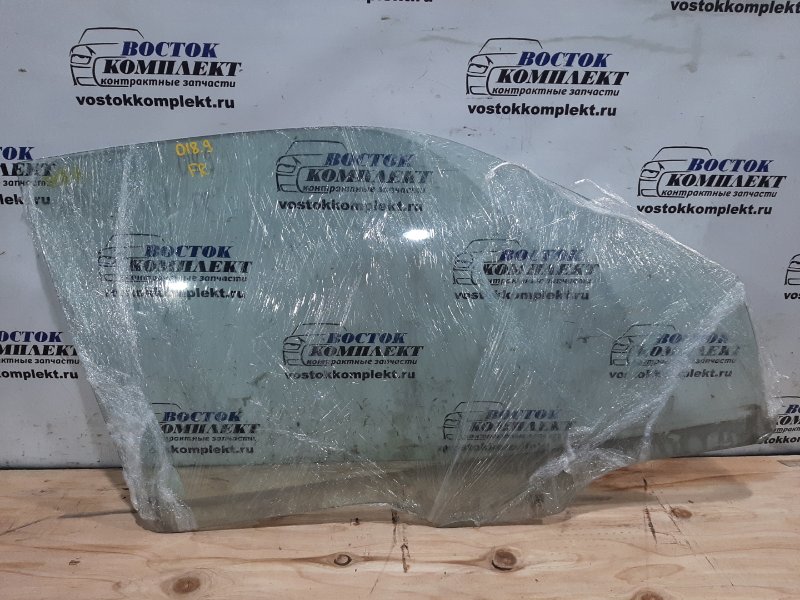 Стекло боковое Mitsubishi Dingo CQ2A 4G15 перед прав