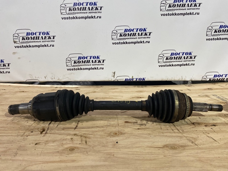 Привод Toyota Voxy AZR65G 1AZ-FSE перед лев