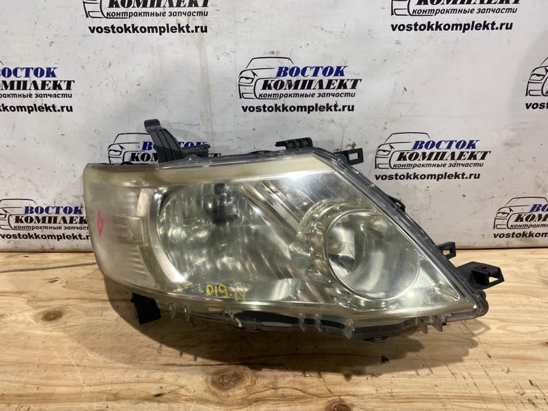 Фара Nissan Serena C25 MR20DE перед прав