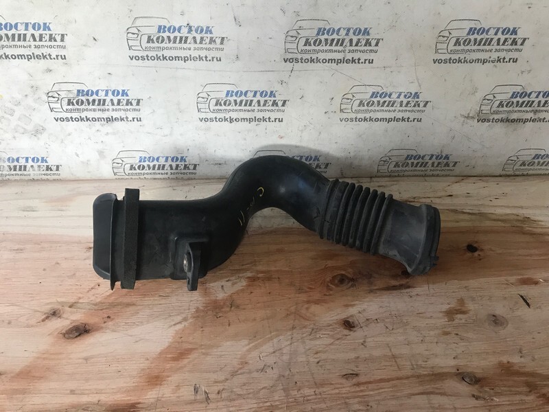 Воздухозаборник Honda Stream 2002 RN4 K20A