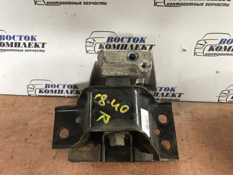 Подушка двигателя Nissan March K12 CR12DE прав