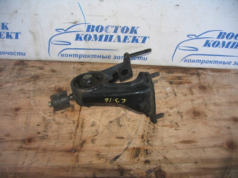 Подушка двигателя Toyota Isis ZGM10G 2ZR-FAE зад