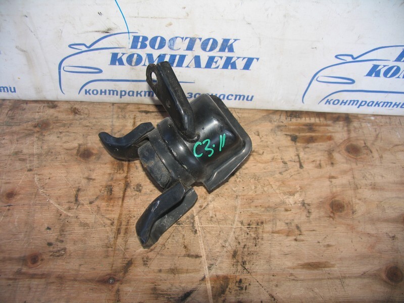 Подушка двигателя Toyota Noah ZRR70 3ZR прав