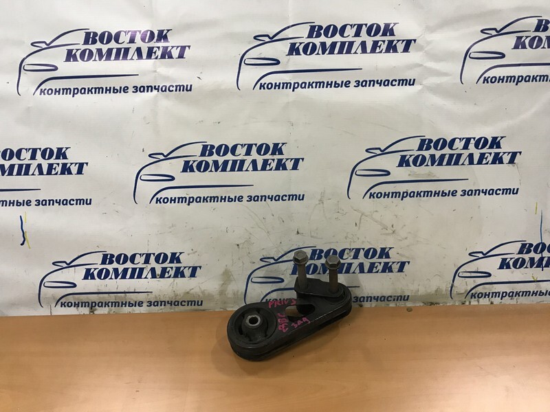 Подушка двигателя Toyota Prius NHW20 1NZ-FXE зад