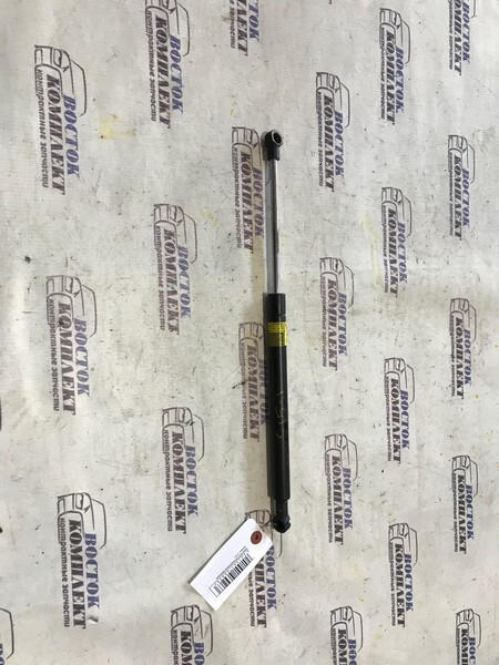 Амортизатор багажника Toyota Ractis 2014 NCP120 1NZ-FE