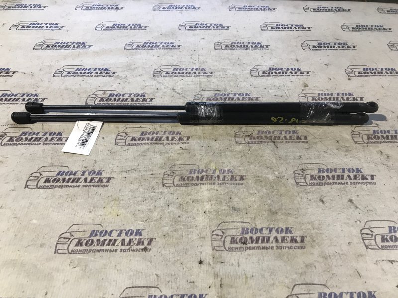 Амортизатор багажника Volkswagen Beetle  BFS