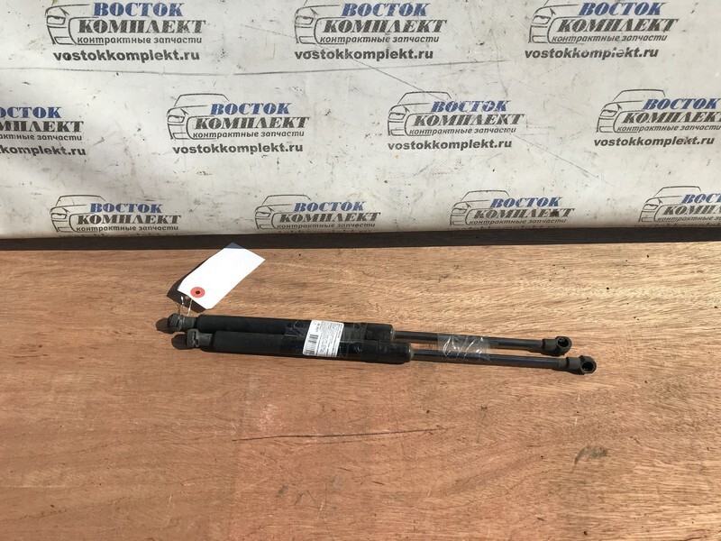 Амортизатор капота BMW 118I E87