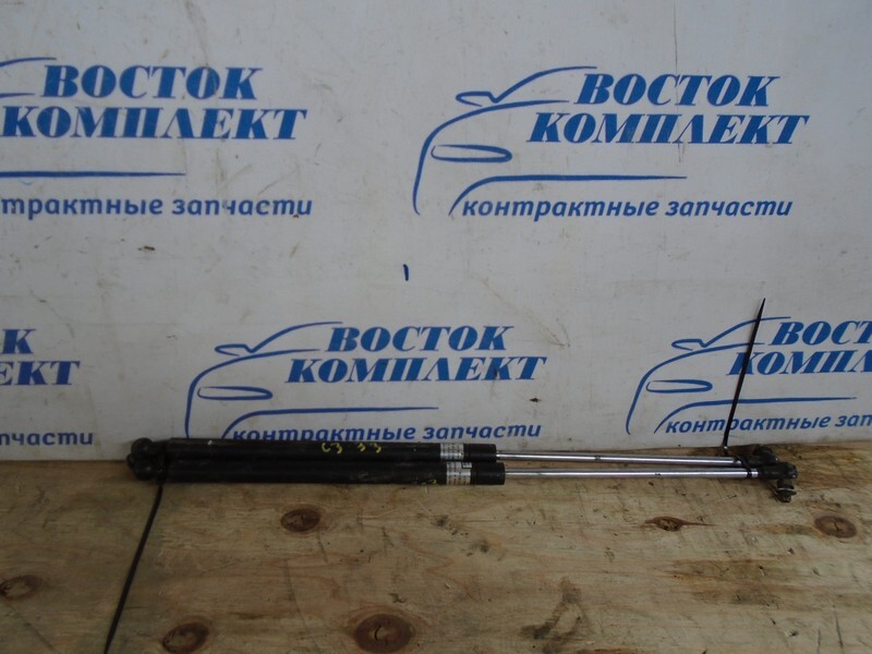 Амортизатор капота Toyota Mark II JZX110 1JZ-FSE