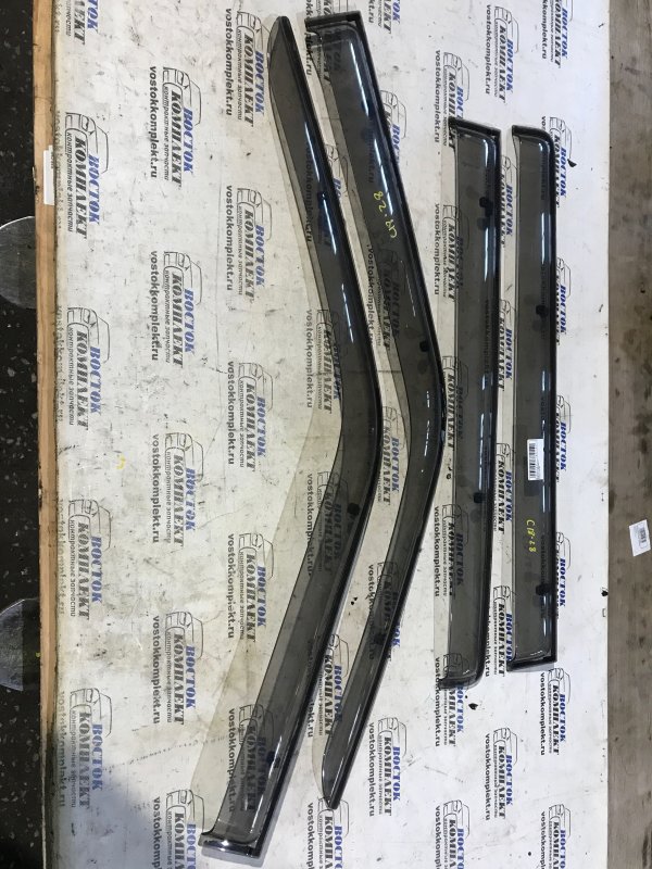 Ветровик Suzuki Swift 2005 ZD11S M13A