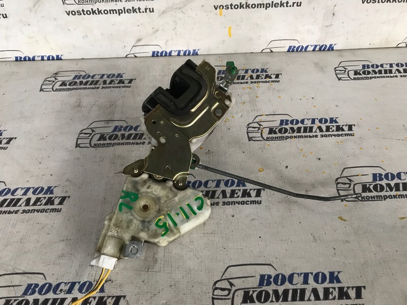 Замок дверной Nissan Cube 2000 AZ10 CGA3DE зад лев