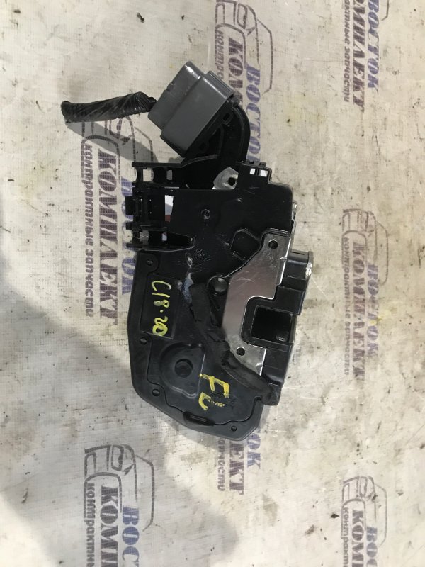 Замок дверной Nissan Cube 2007 YZ11 HR15DE перед лев