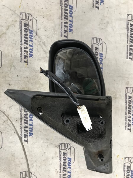 Зеркало боковое Mazda Verisa DC5W ZY-VE прав