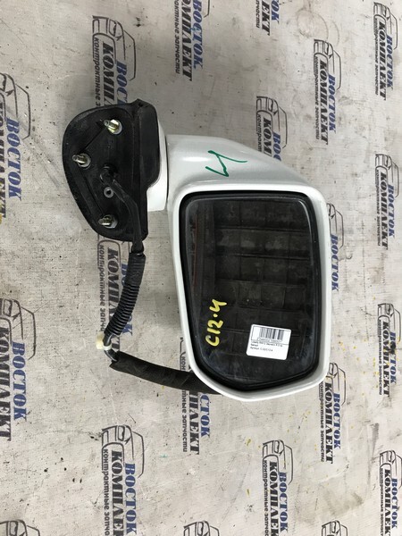 Зеркало боковое Nissan Liberty 2001 RNM12 QR20DE прав