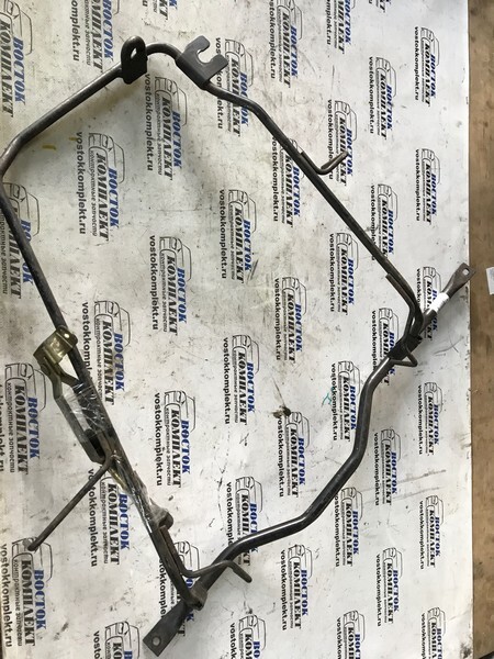 Кронштейн запасного колеса Toyota Corolla Spacio 2001 ZZE124N 1ZZ-FE