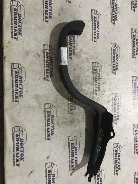 Накладка Toyota Allion 2002 ZZT240 1ZZ-FE прав