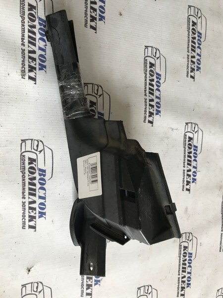 Накладка Honda Mobilio GB1 L15A прав