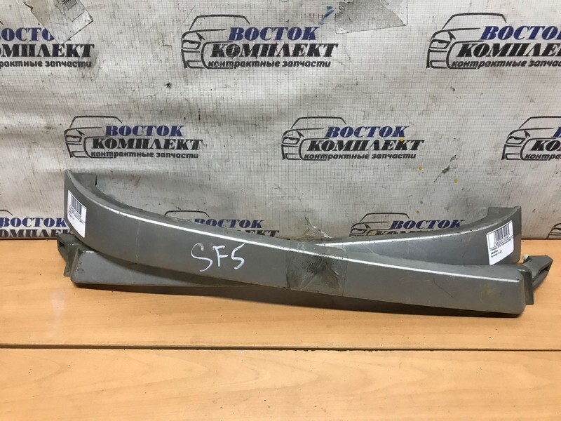 Планка под фару Subaru Forester SF5 EJ20 лев