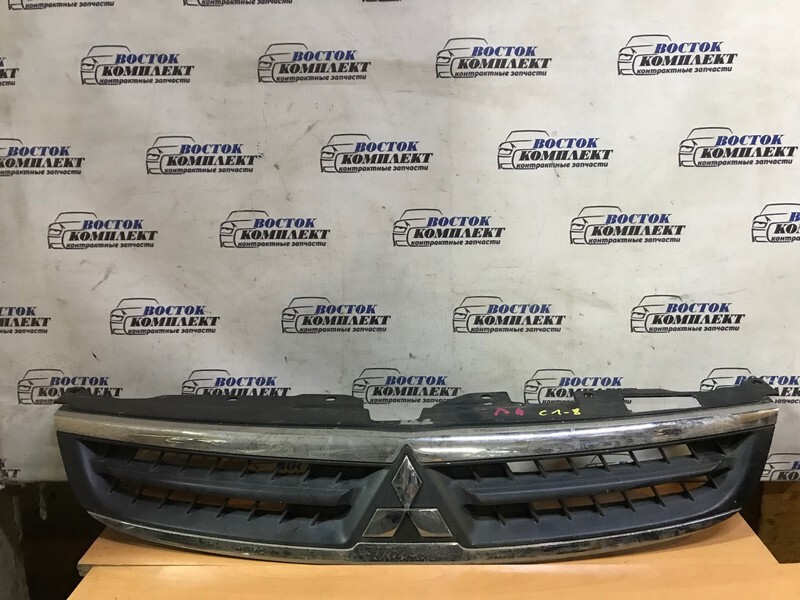 Решетка радиатора Mitsubishi Colt Z21A 4A90