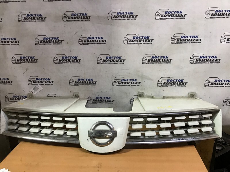 Решетка радиатора Nissan Lafesta B30 MR20DE