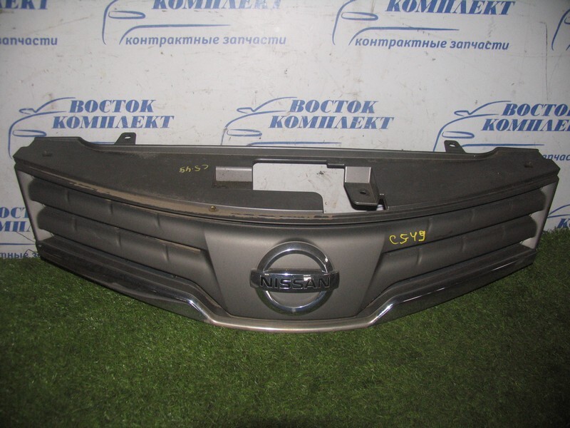 Решетка радиатора Nissan Note E11 HR15DE