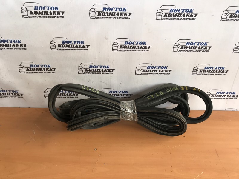 Уплотнительная резинка двери багажника Nissan Cube BZ11 CR14DE зад