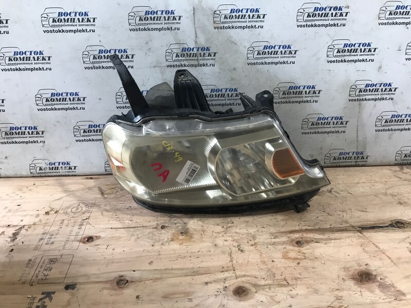 Фара Honda Stepwgn RF3 K20A прав