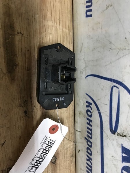 Реостат печки Toyota Sienta NCP81G 1NZ-FE