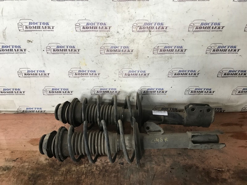 Стойка подвески Toyota Vitz KCP90 1KR-FE перед