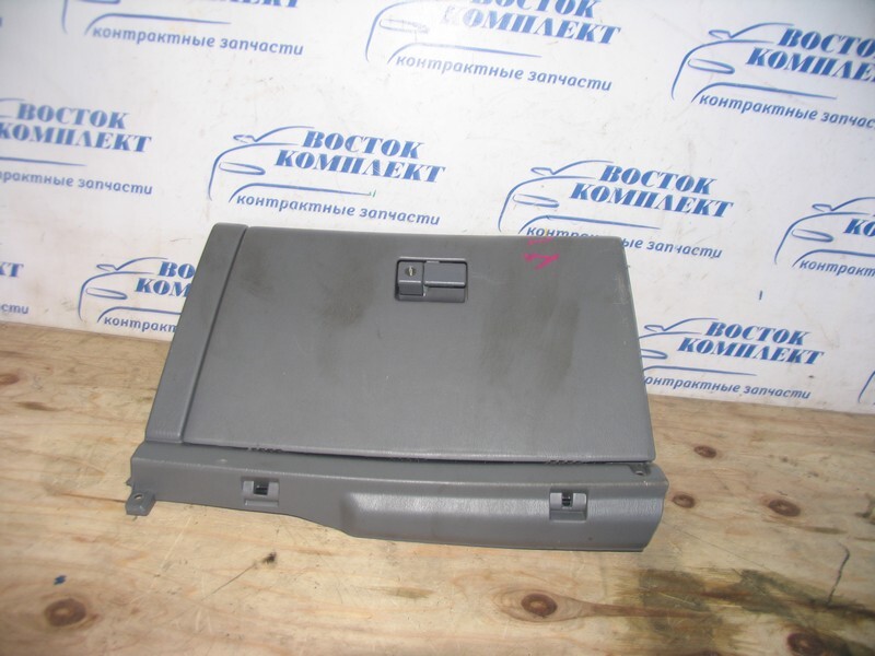 Бардачок пассажирский Toyota Vista SV43 3S-FE