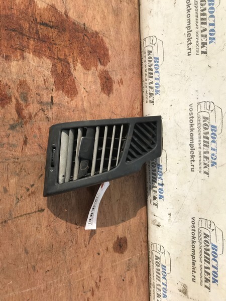 Дефлектор воздушный BMW 118I E87 прав