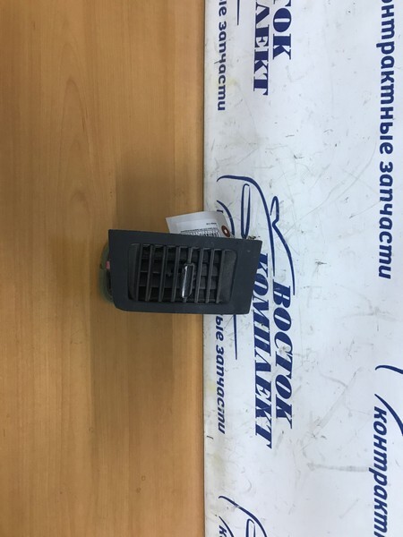 Дефлектор воздушный Toyota Corolla Spacio ZZE124N 1ZZ-FE лев