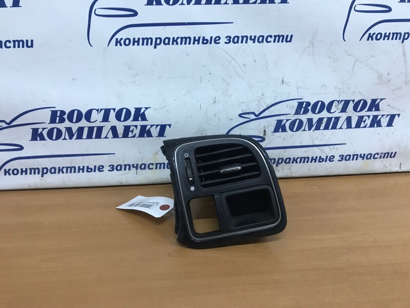 Дефлектор воздушный Honda Stepwgn RF5 K20A прав