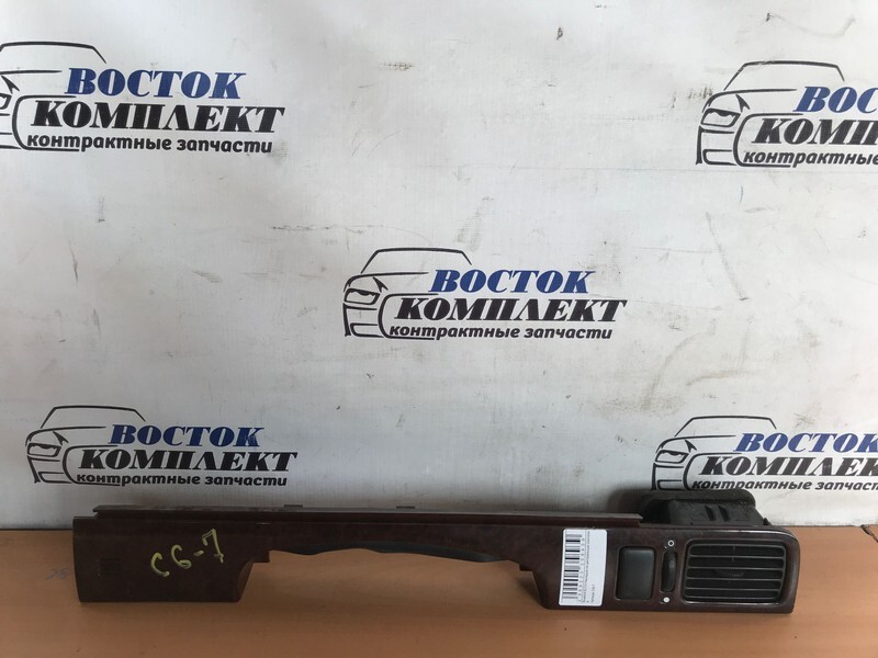 Накладка на центральную консоль Nissan Bluebird EU13 SR18DE прав