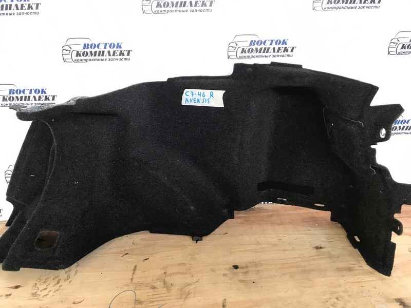 Обшивка багажника Toyota Avensis AZT250 1AZ-FSE прав