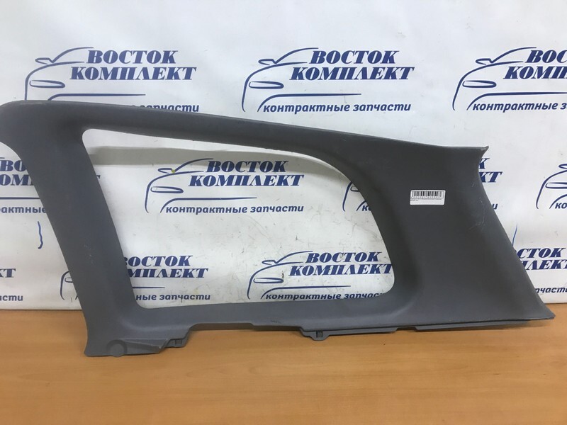 Накладка багажника Toyota Caldina AT191G 7A-FE прав