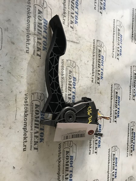 Педаль газа Ford Fiesta  FYJA