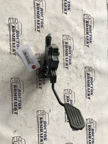 Педаль газа Toyota Ractis 2011 NCP120 1NZ-FE