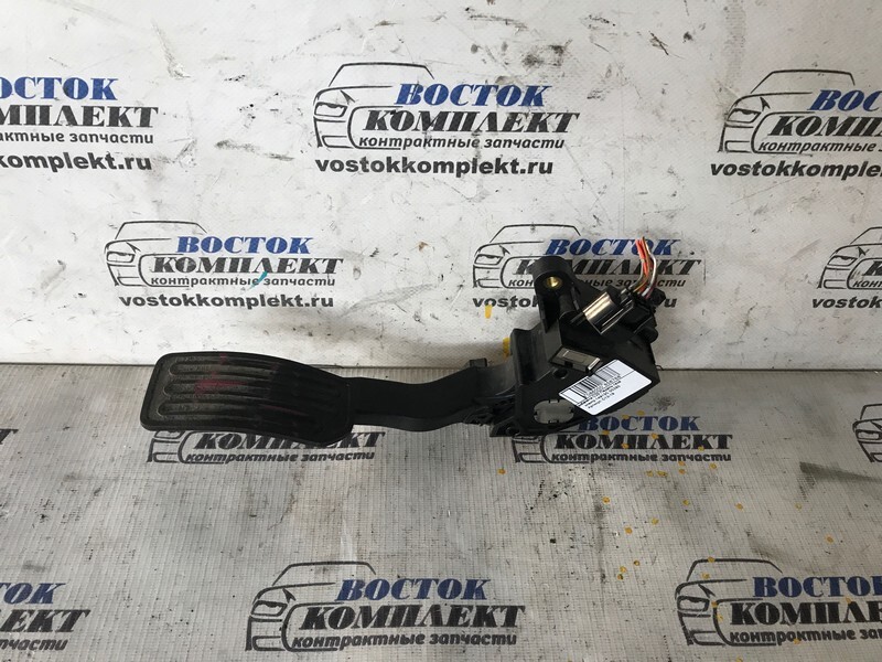 Педаль газа Nissan Serena 2010 C25 MR20DE