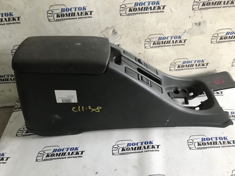 Подлокотник Nissan Terrano WHYD21 TD27