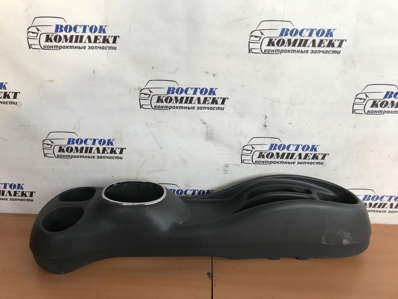 Подлокотник Toyota Vitz SCP10 1SZ-FE