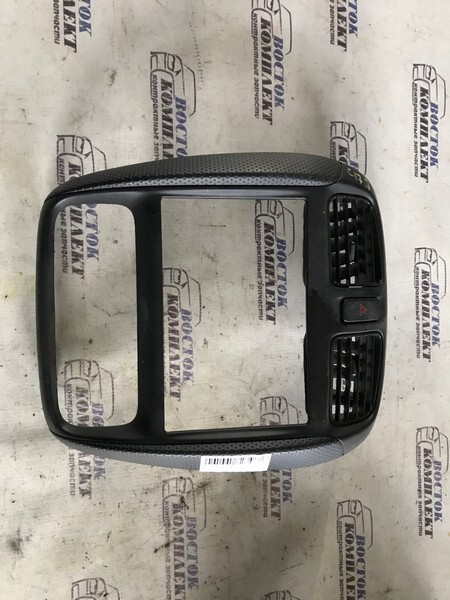 Рамка магнитофона Mazda Demio 2000 DW3W B3E