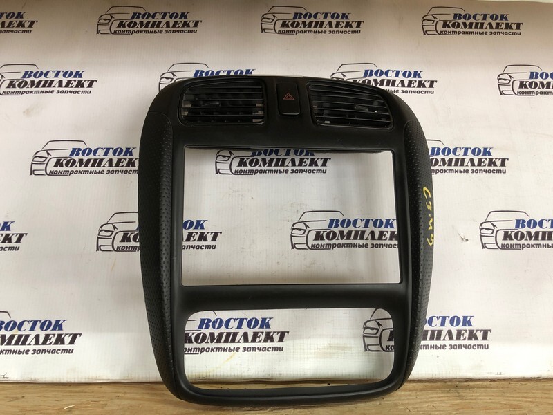 Рамка магнитофона Mazda Demio DW5W B5E