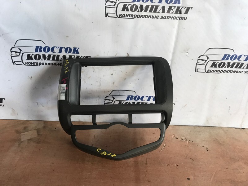 Рамка магнитофона Honda Fit GD3 L15A
